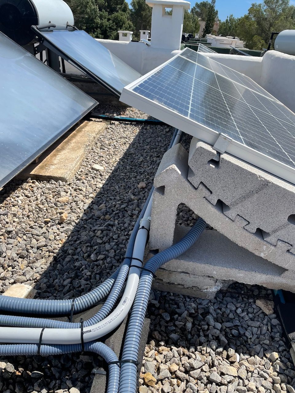 Solar PV installation (4/5)